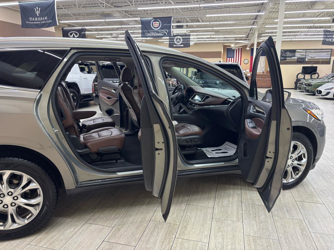 Used 2018 Buick Enclave Avenir w/ Avenir Technology Package FWD image 14