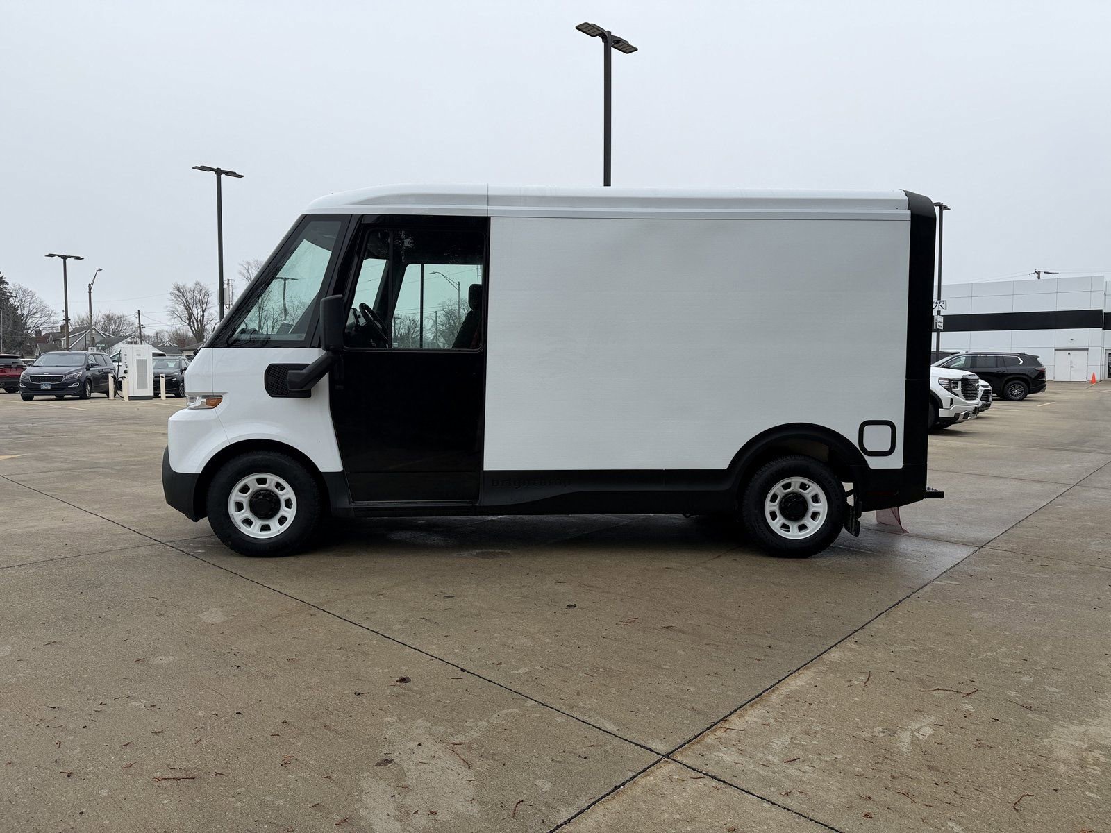 Used 2024 Chevrolet Brightdrop 400 w/ Commercial Equipment Package AWD/4WD image 7