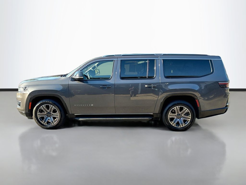 Used 2024 Jeep Wagoneer L Series II AWD/4WD image 4