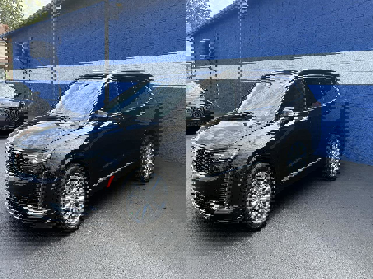 Used 2025 Cadillac XT6 Premium Luxury w/ Technology Package image 5