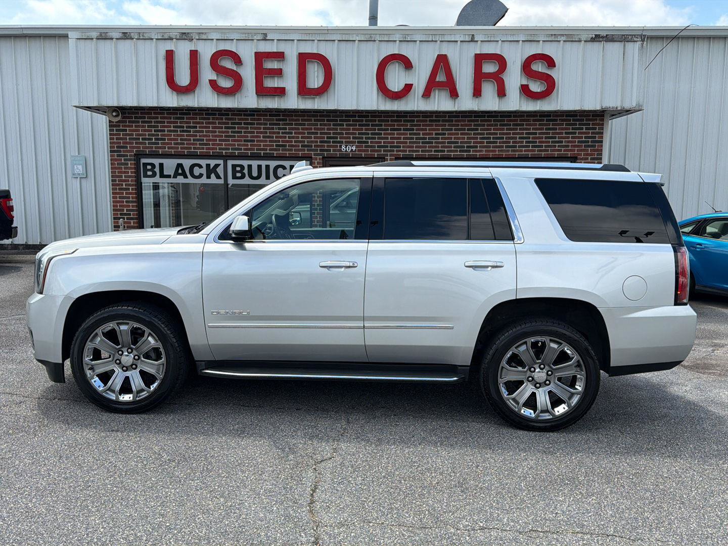 Used 2016 GMC Yukon Denali w/ Open Road Package AWD/4WD image 2