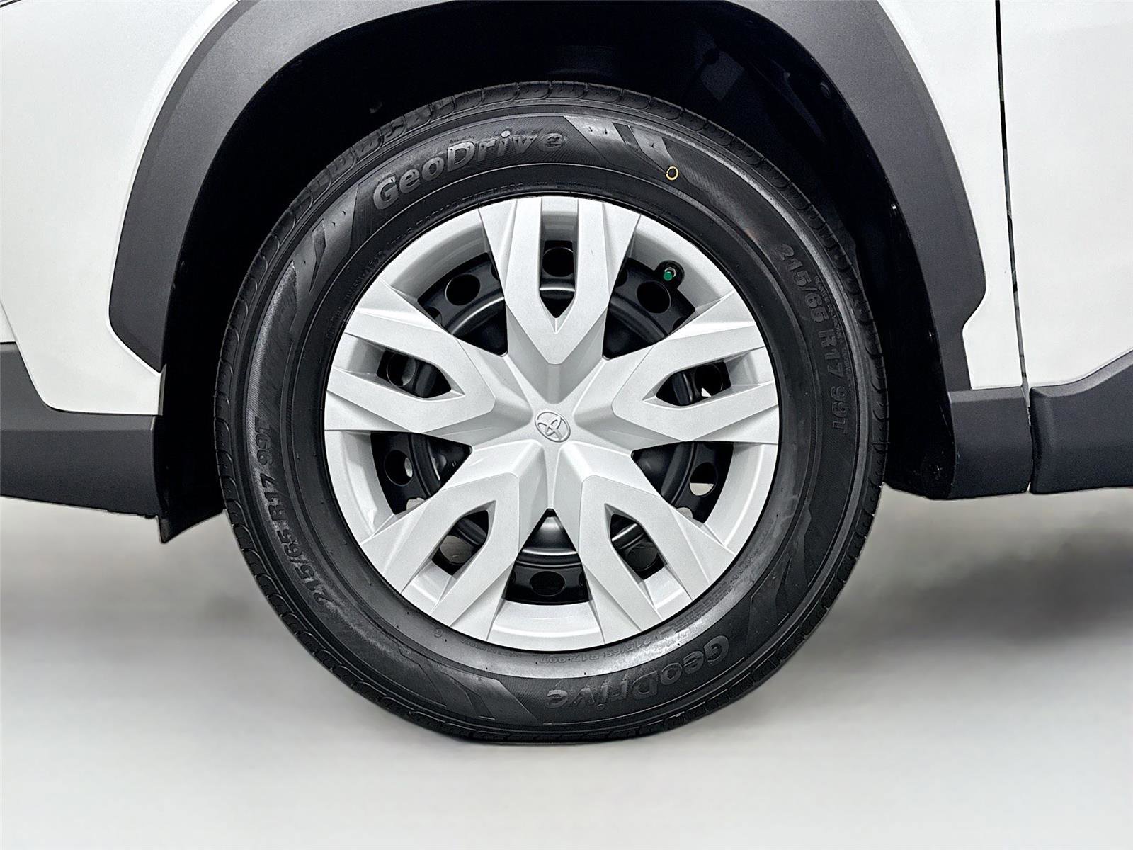 Certified 2024 Toyota Corolla Cross L FWD image 40