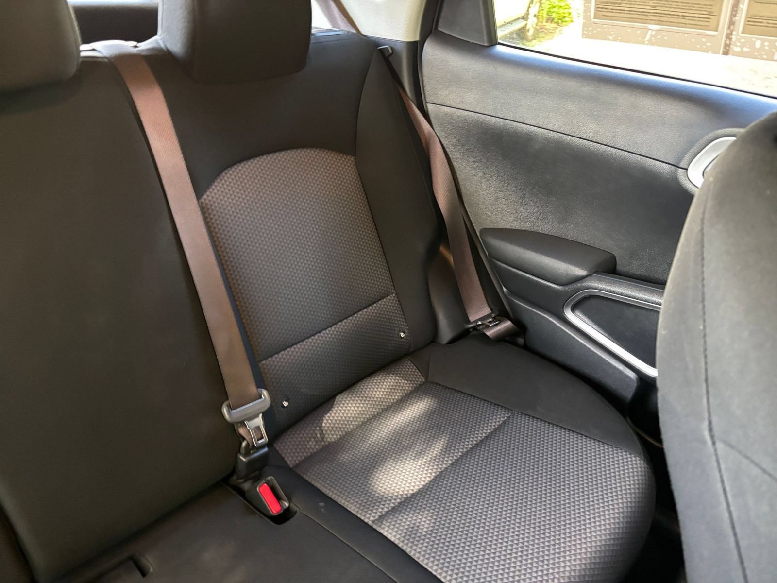 Used 2025 Kia Soul LX w/ LX Technology Package FWD image 34