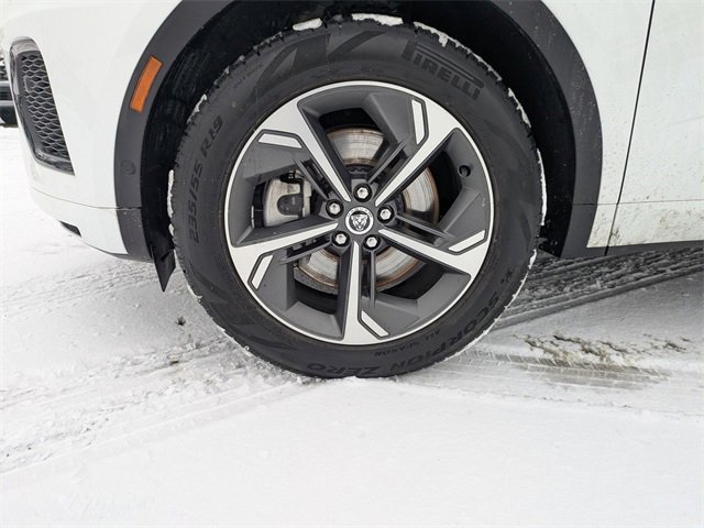 Certified 2024 Jaguar E-PACE R-Dynamic SE image 21