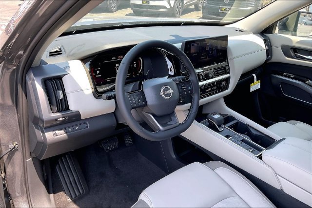 New 2026 Nissan Pathfinder SL w/ Cargo Package FWD image 5