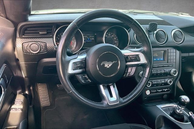 Used 2018 Ford Mustang EcoBoost image 3