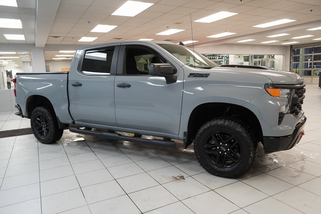 Used 2024 Chevrolet Silverado 1500 Custom Trail Boss w/ LPO, Dark Essentials Package image 13