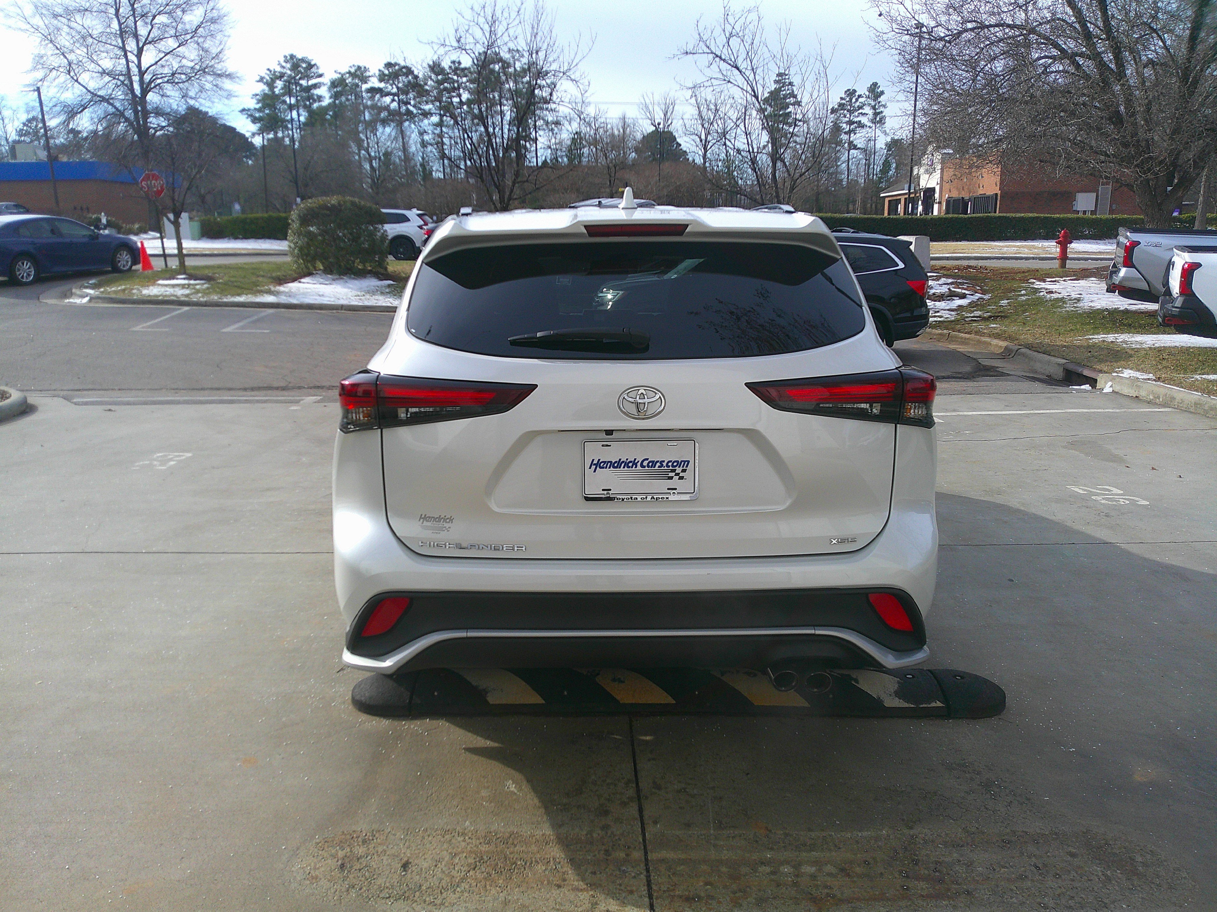 Used 2024 Toyota Highlander XSE image 10