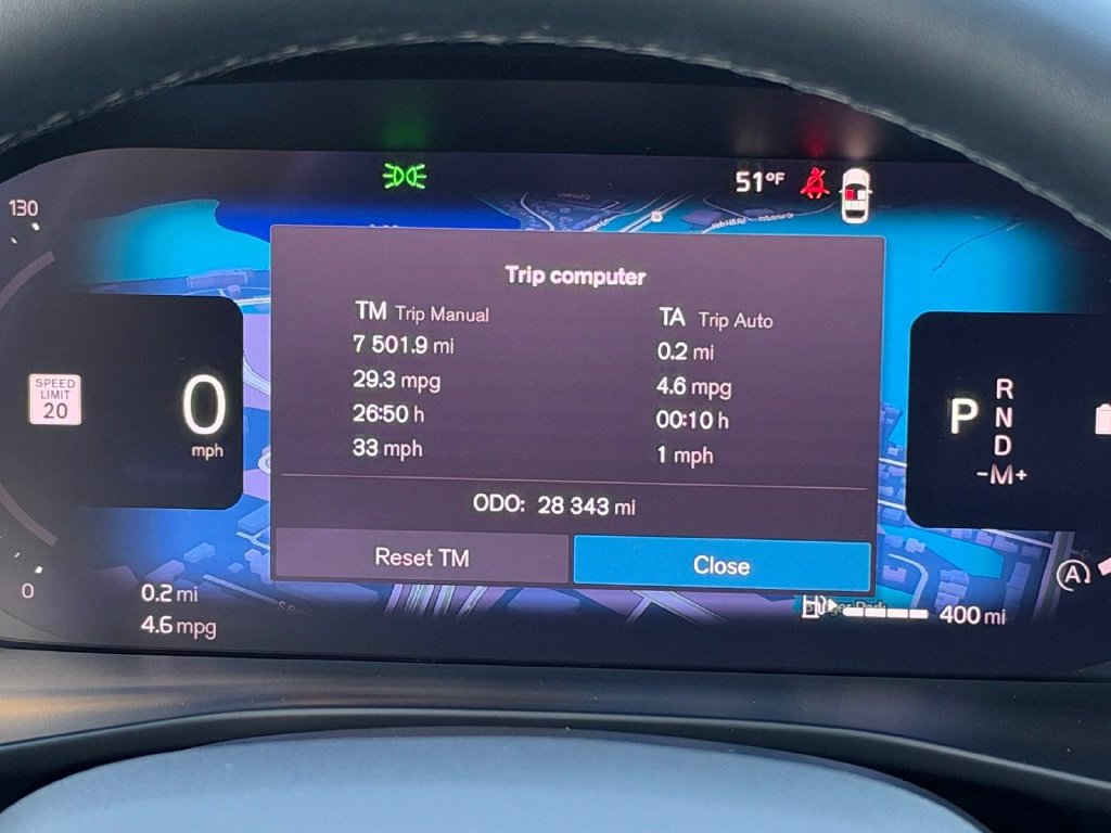 Certified 2024 Volvo XC40 B5 Plus w/ Protection Package Premier AWD/4WD image 12
