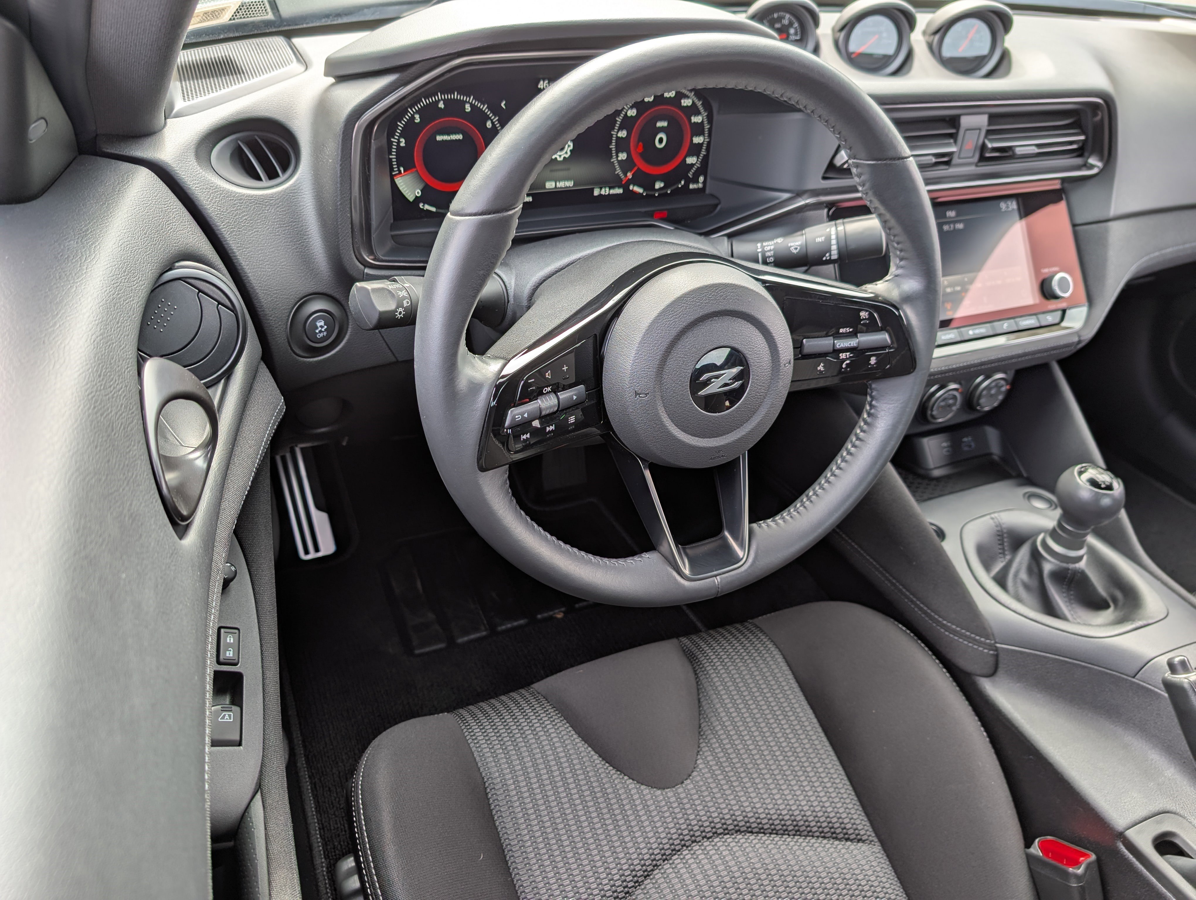 Used 2024 Nissan Z Sport w/ Floor Mat Package RWD image 20