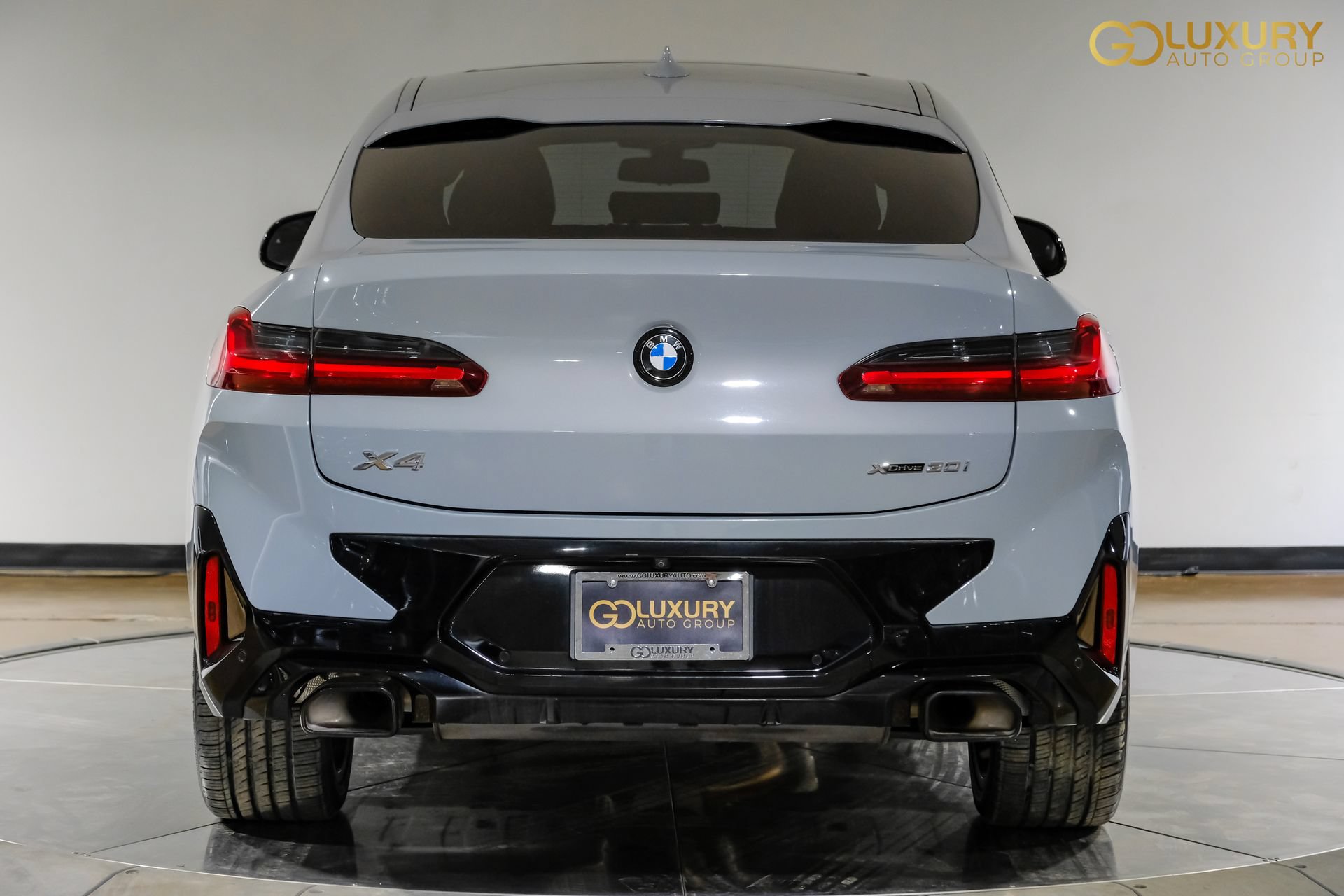 Used 2024 BMW X4 xDrive30i w/ M Sport Package AWD/4WD image 11