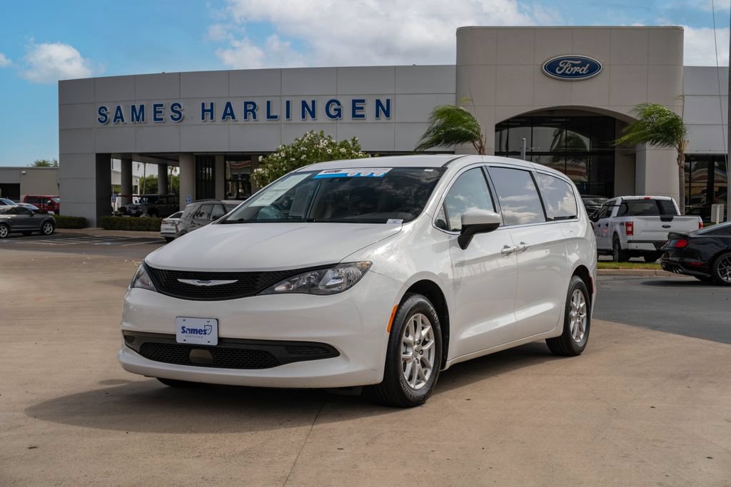 Used 2023 Chrysler Voyager LX FWD image 1