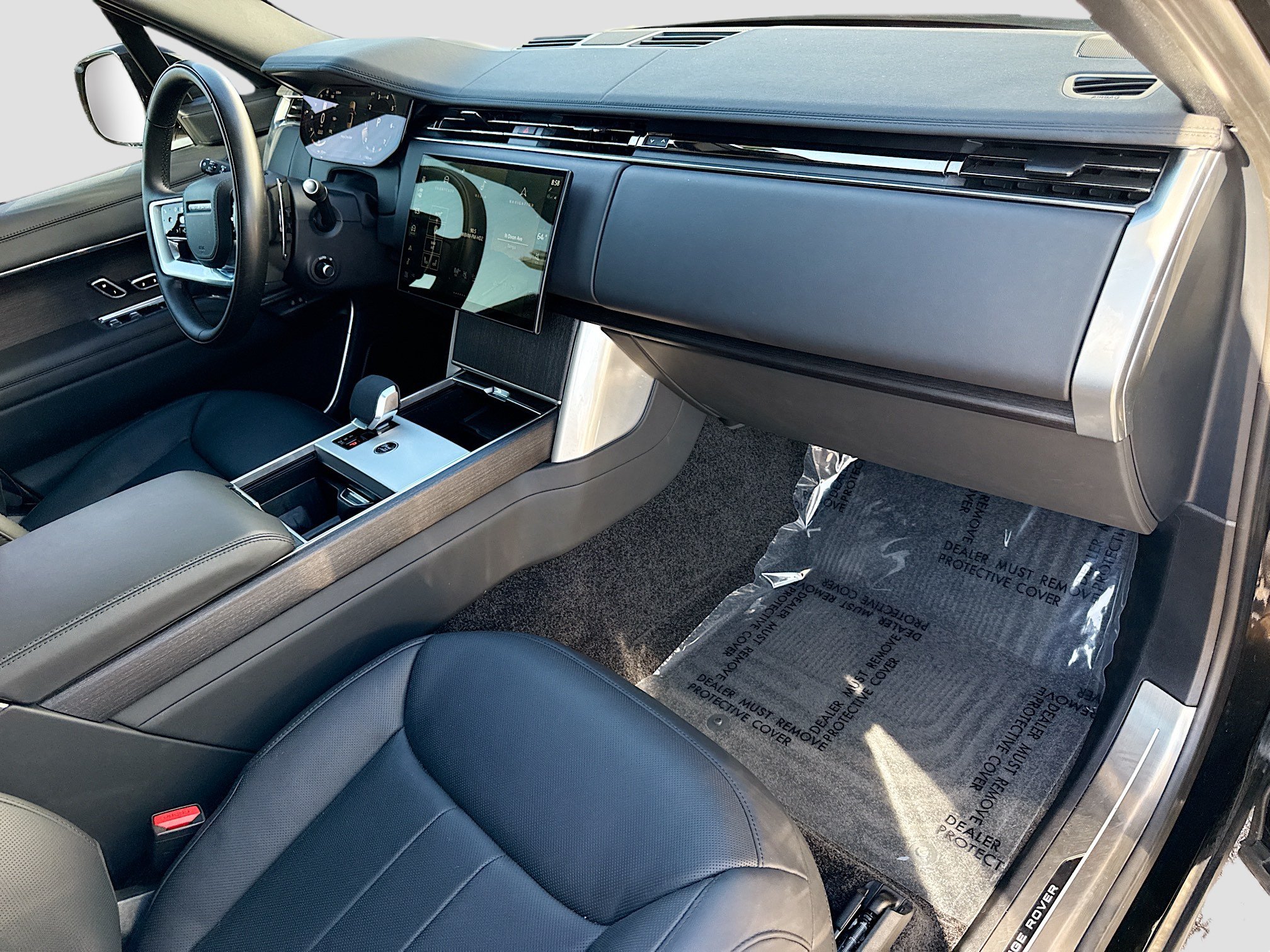 Used 2025 Land Rover Range Rover SE AWD/4WD image 14