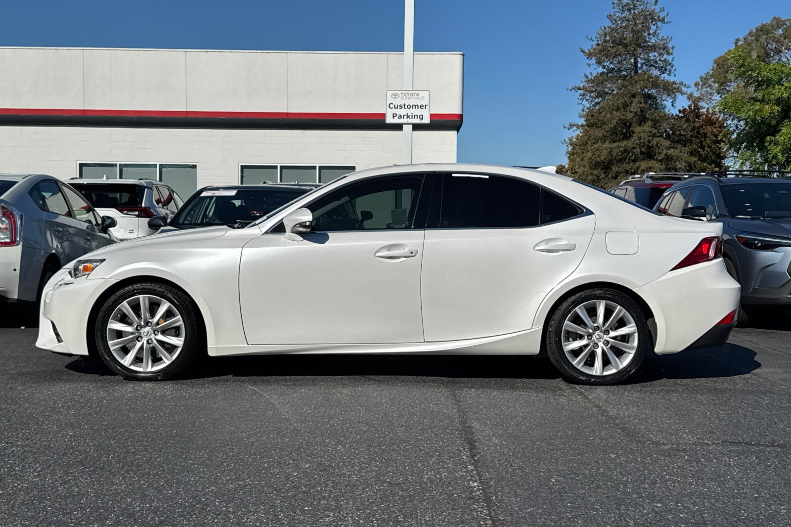 Used 2016 Lexus IS 200t RWD image 3