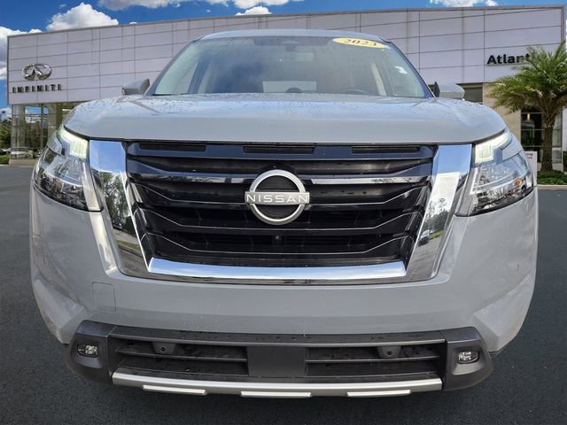 Used 2023 Nissan Pathfinder Platinum w/ Cargo Package FWD image 3