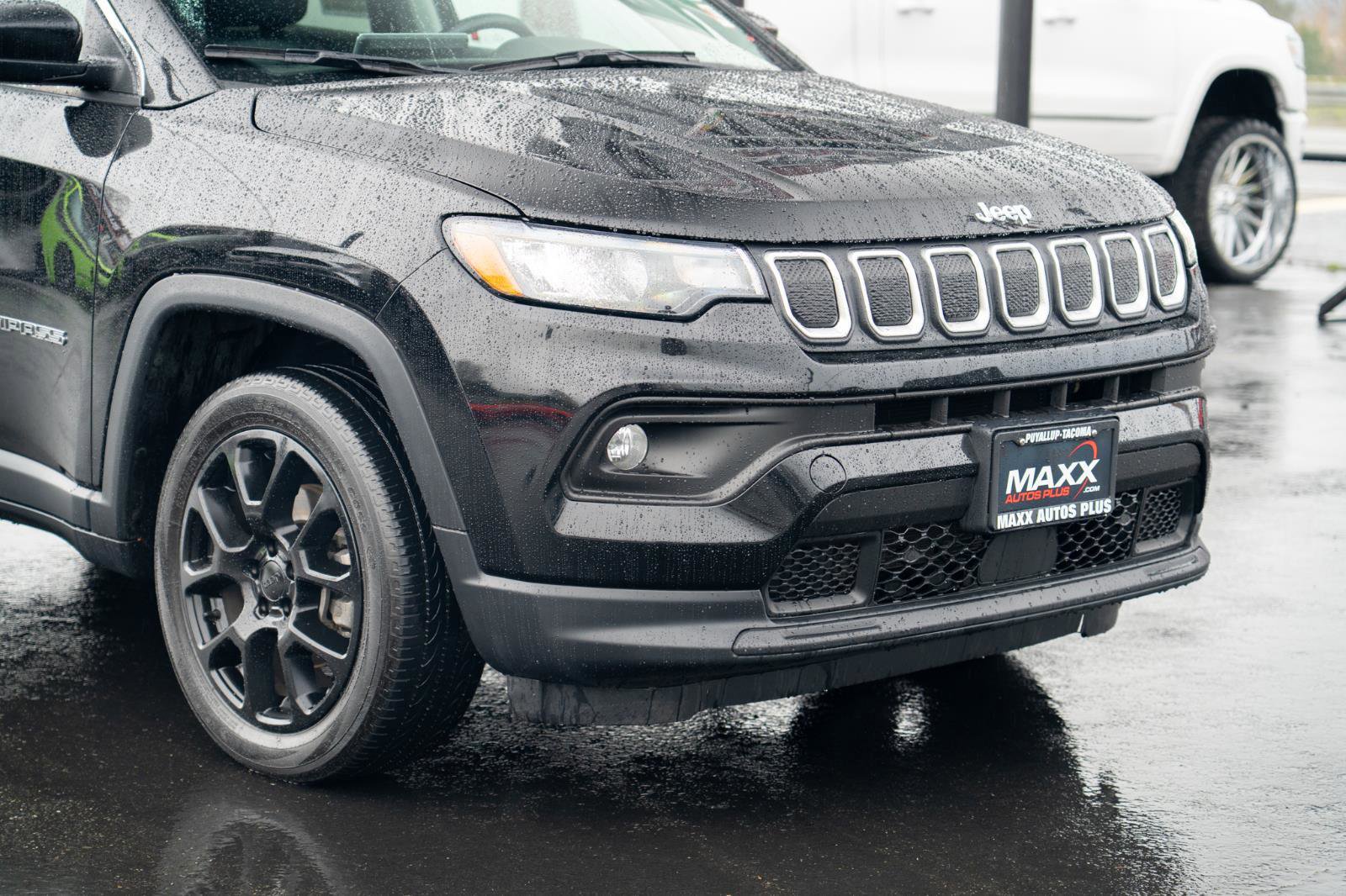 Used 2022 Jeep Compass Latitude AWD/4WD image 7