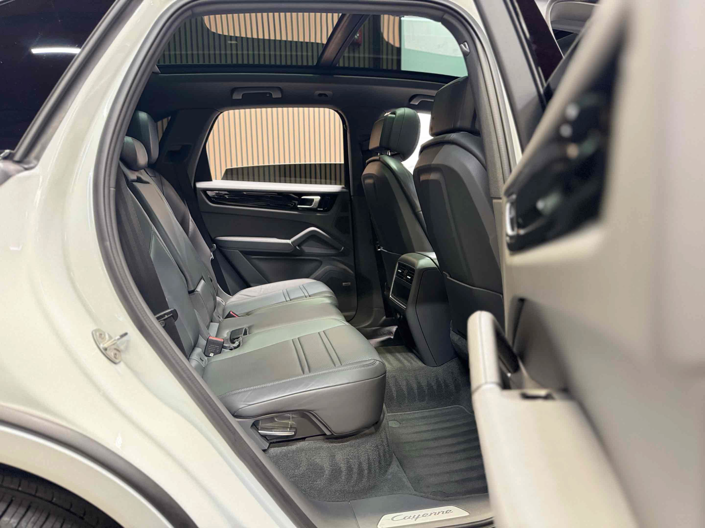 Used 2019 Porsche Cayenne AWD/4WD image 33