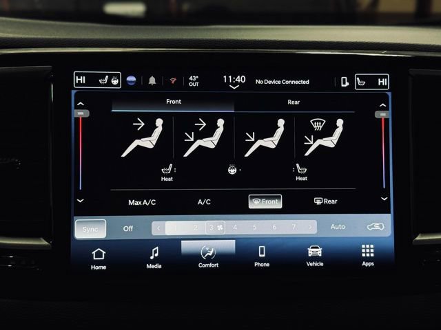 Used 2025 Chrysler Pacifica Select FWD image 39