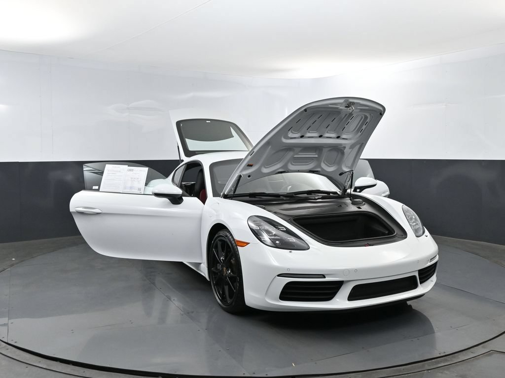 Used 2022 Porsche 718 Cayman w/ Premium Package RWD image 29