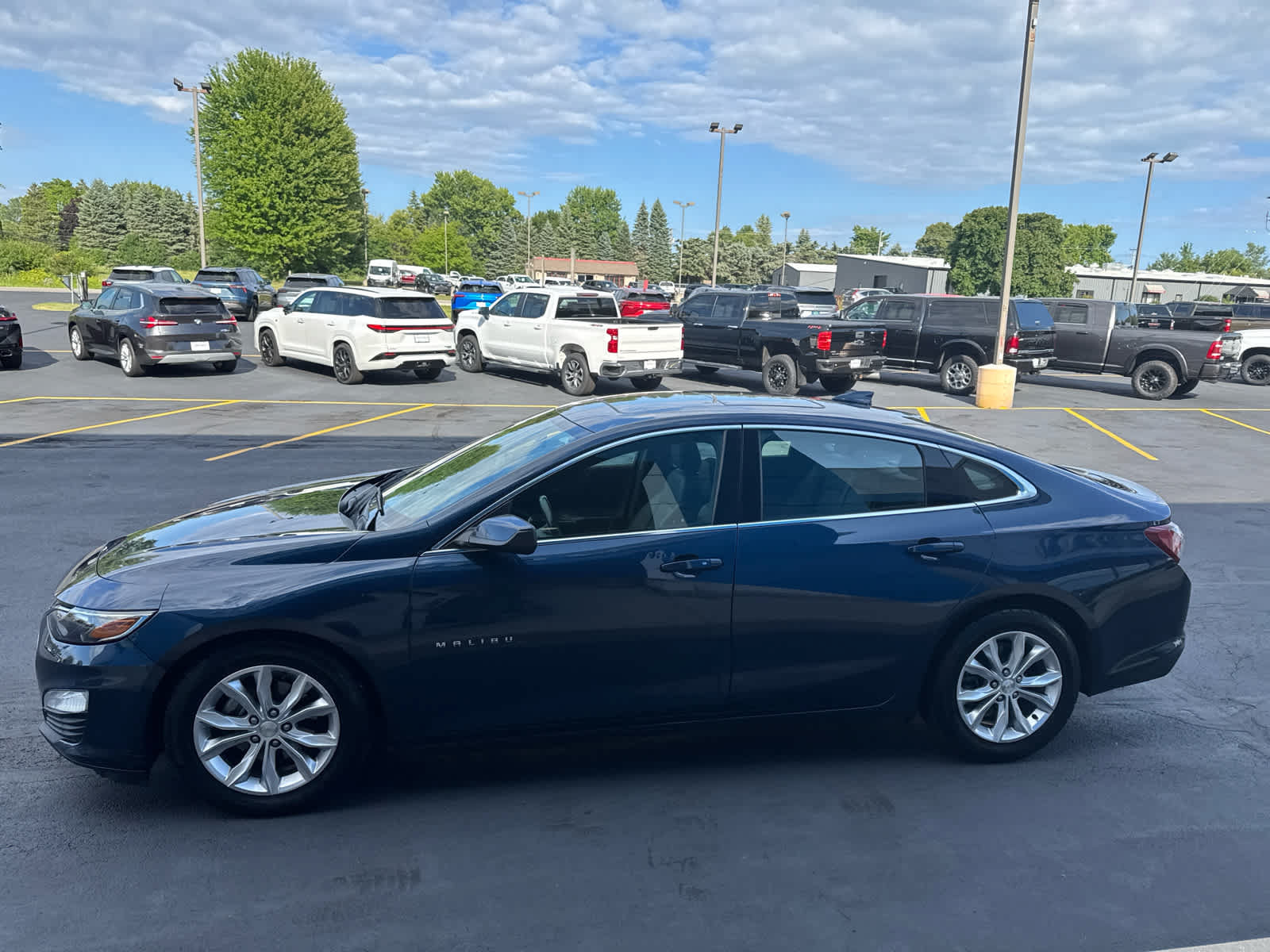 Used 2019 Chevrolet Malibu Hybrid w/ Leather Package FWD image 10