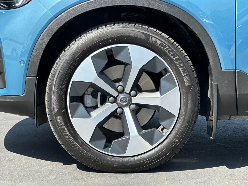 Certified 2023 Volvo XC40 B5 Ultimate w/ Protection Package Premier AWD/4WD image 25