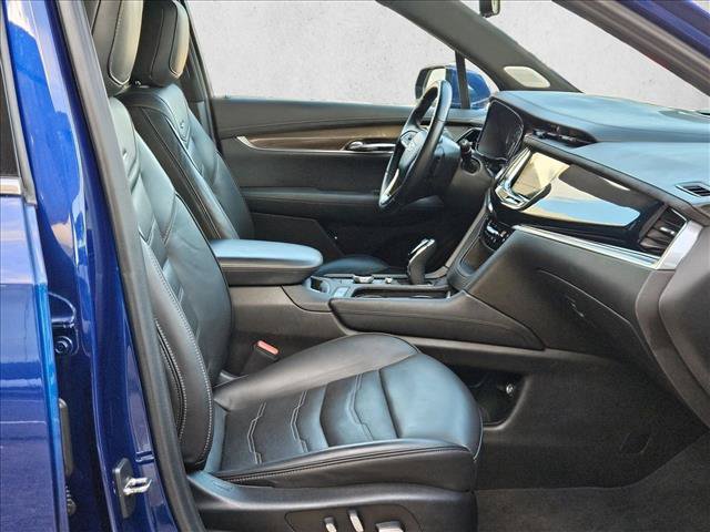 Used 2023 Cadillac XT6 Premium Luxury w/ Platinum Package AWD/4WD image 17