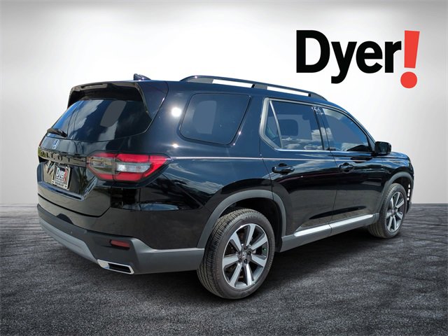 Used 2024 Honda Pilot Touring image 3