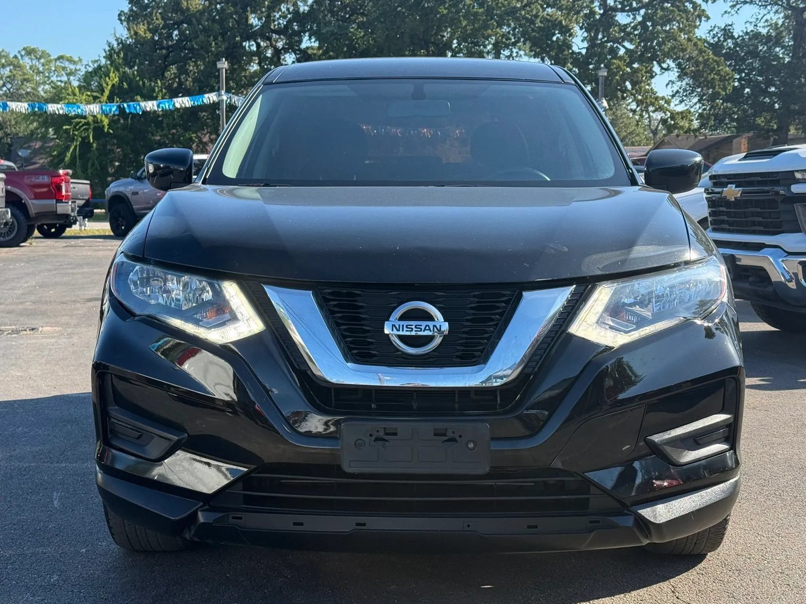 Used 2017 Nissan Rogue S AWD/4WD image 2