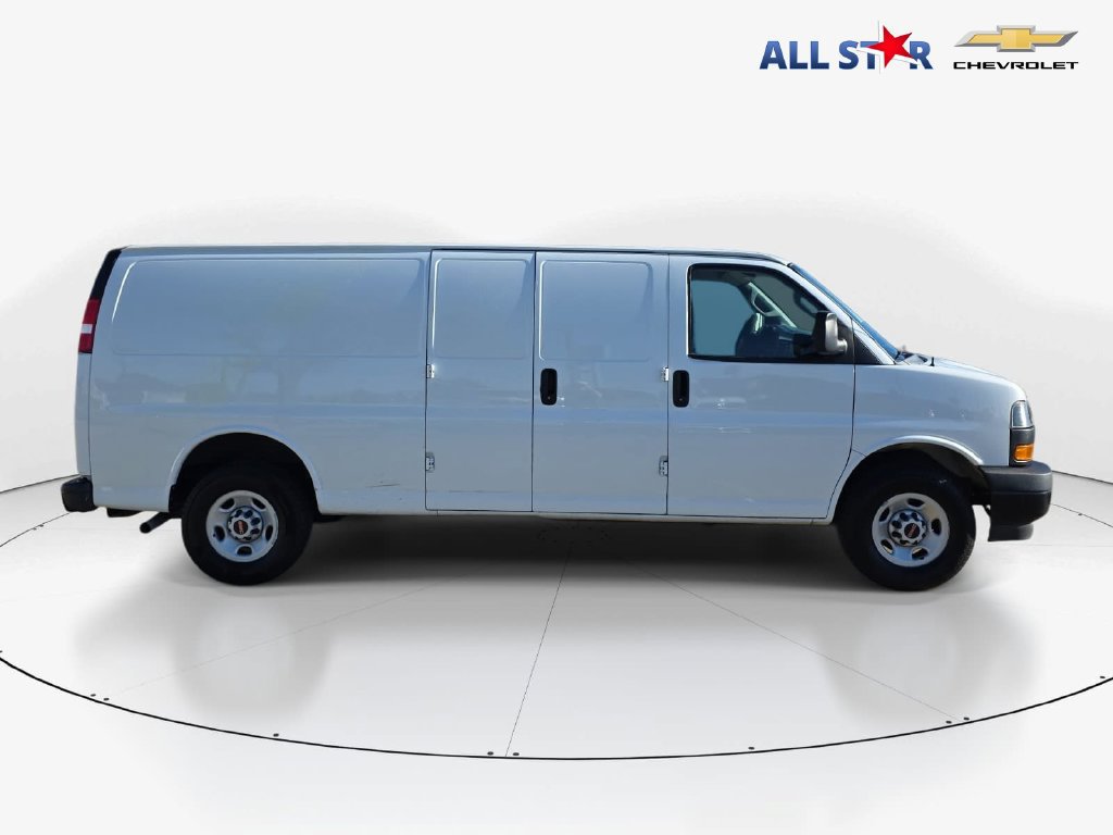 Used 2022 GMC Savana 3500 Extended RWD image 2
