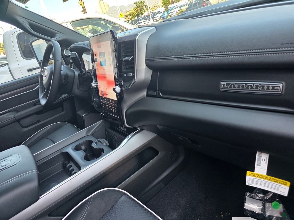 New 2026 RAM 3500 Laramie AWD/4WD image 13