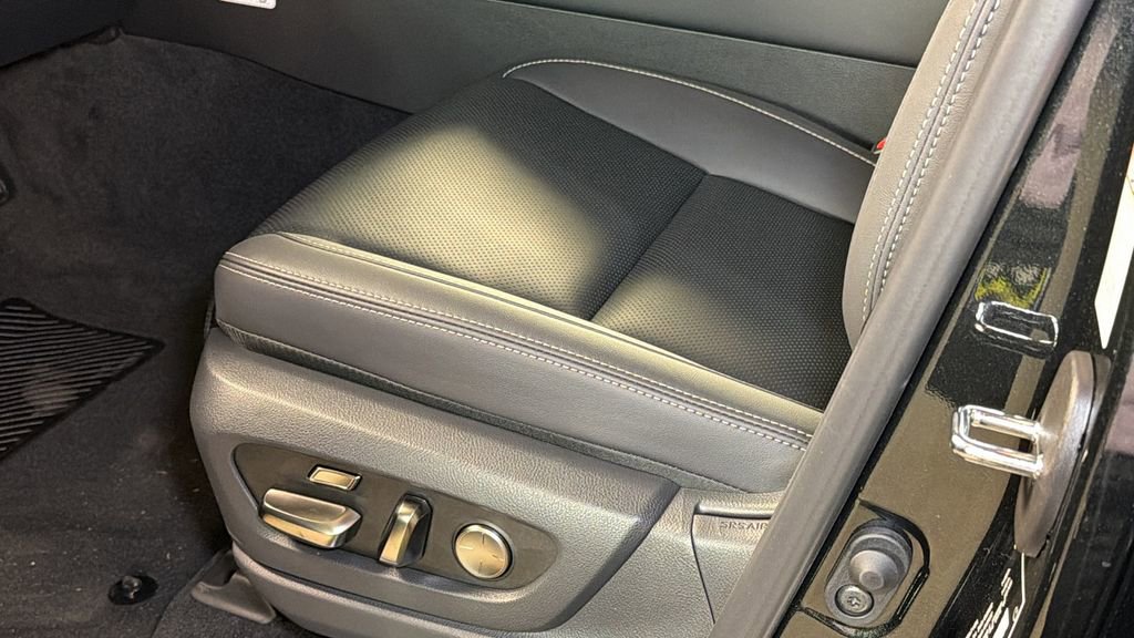 New 2026 Lexus LX 600 4WD w/ Luxury Package image 16