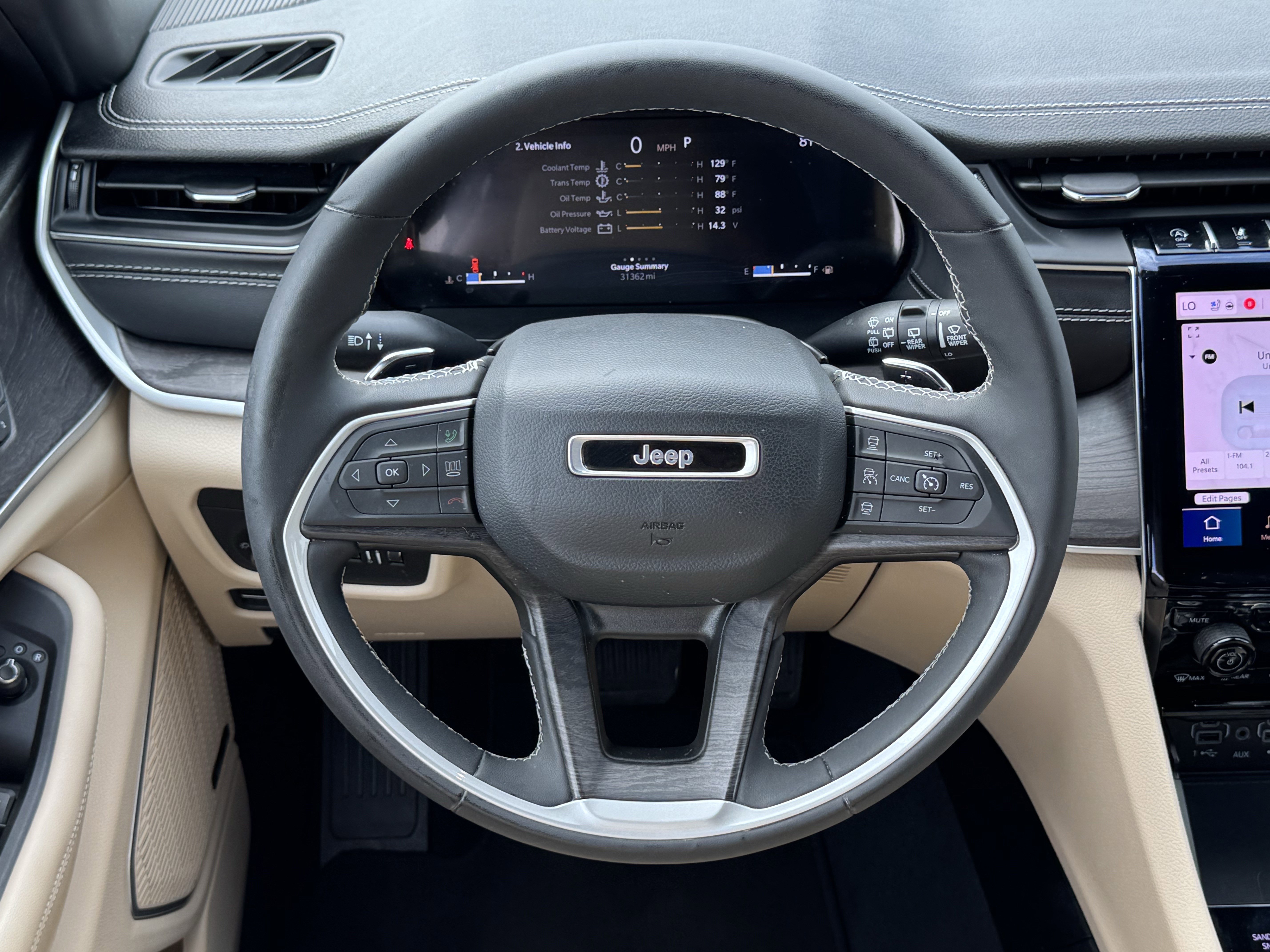 Used 2023 Jeep Grand Cherokee Limited w/ Luxury Tech Group II image 16