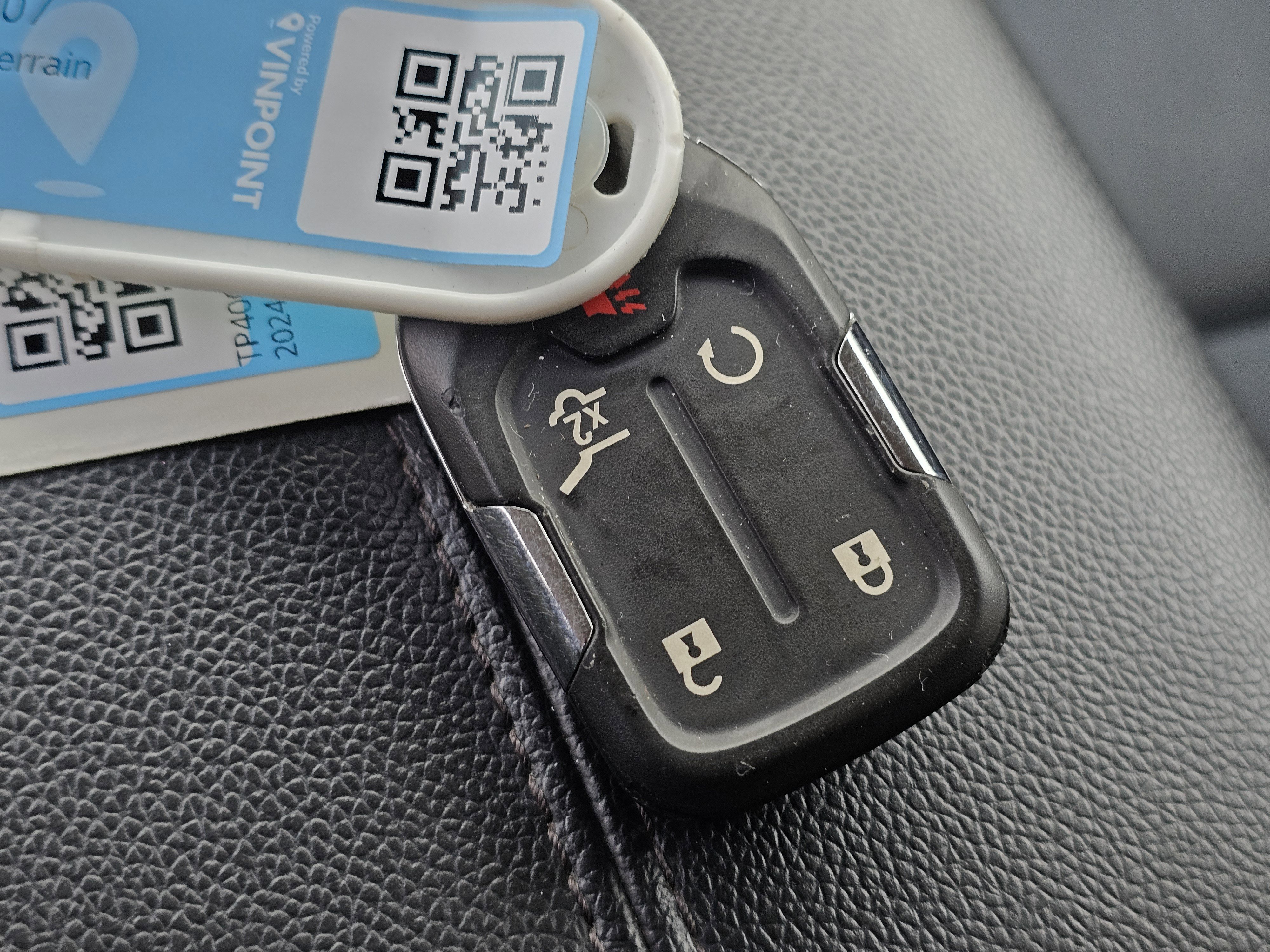 Used 2024 GMC Terrain SLT image 30