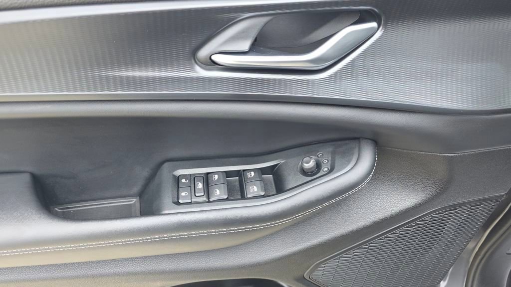 Used 2023 Jeep Grand Cherokee Altitude AWD/4WD image 24