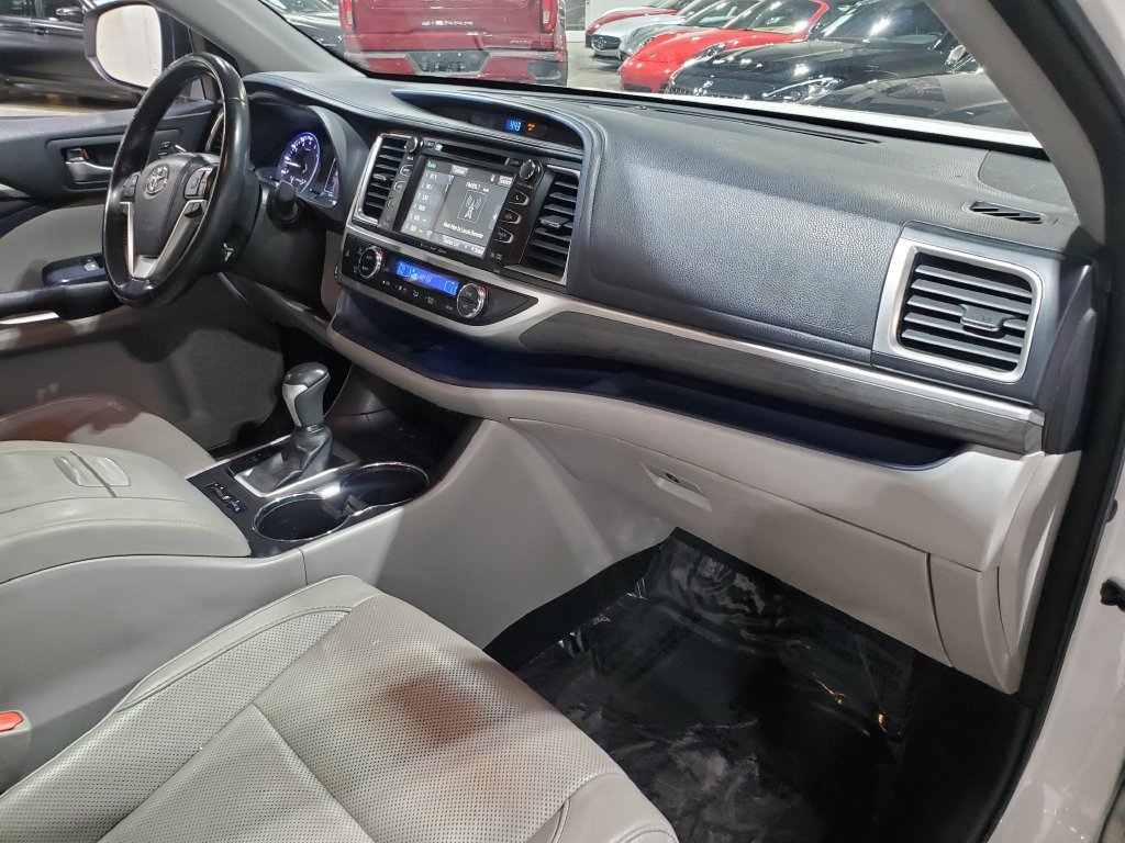 Used 2017 Toyota Highlander Limited FWD image 15