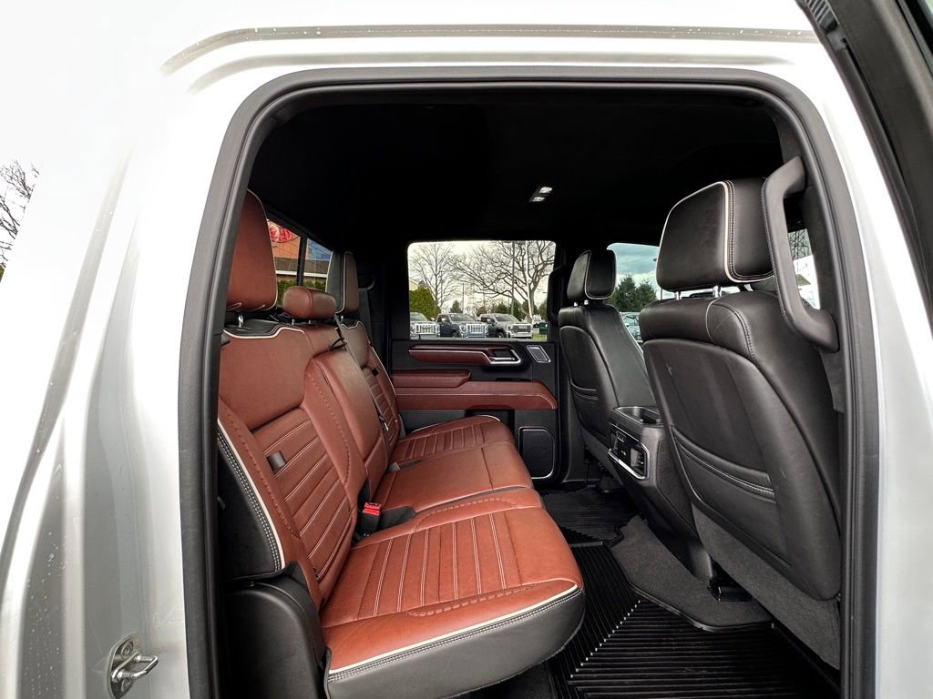 Used 2024 GMC Sierra 2500 Denali Ultimate w/ Max Trailering Package AWD/4WD image 15