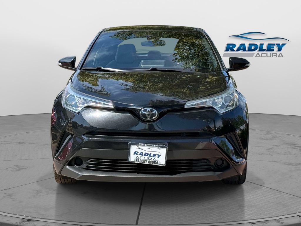 Used 2019 Toyota C-HR XLE FWD image 2