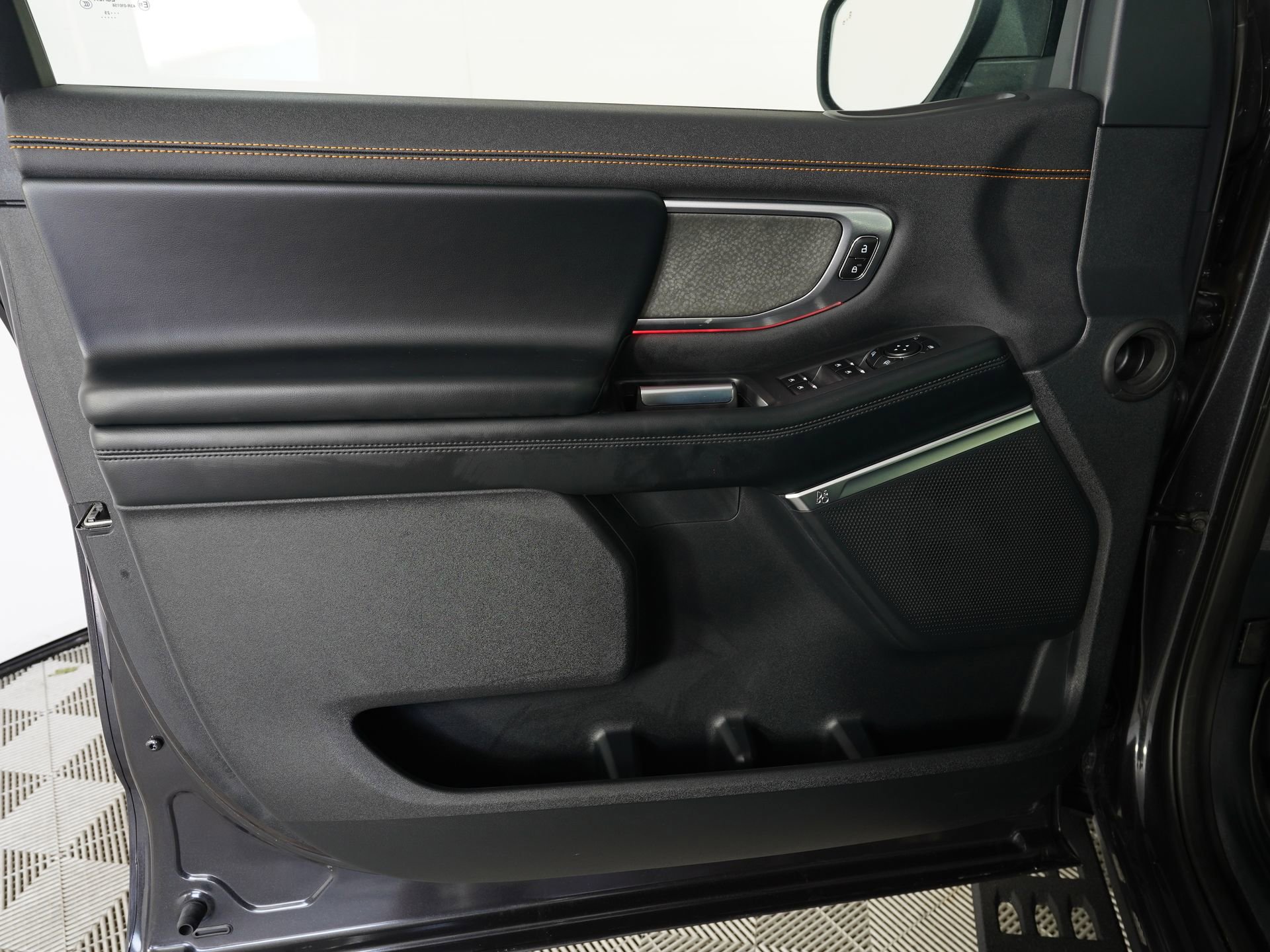 Used 2025 Ford Expedition Tremor AWD/4WD image 16