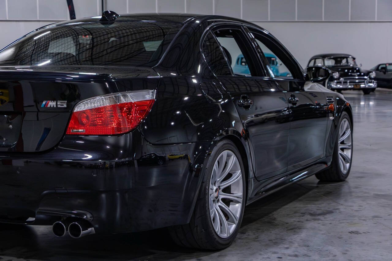 Used 2006 BMW M5 RWD image 27