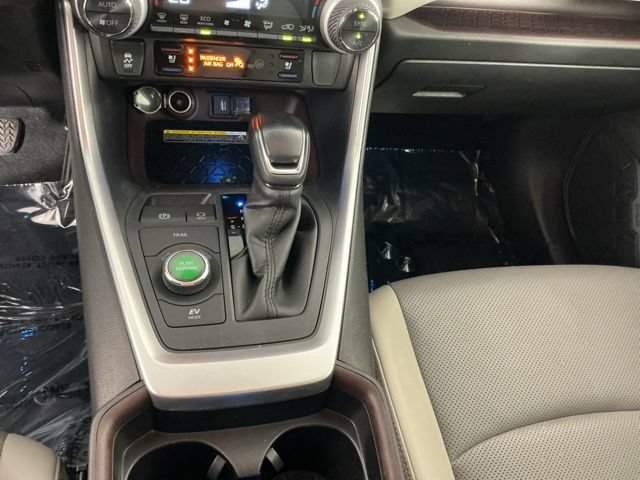 Used 2020 Toyota RAV4 Limited AWD/4WD image 21