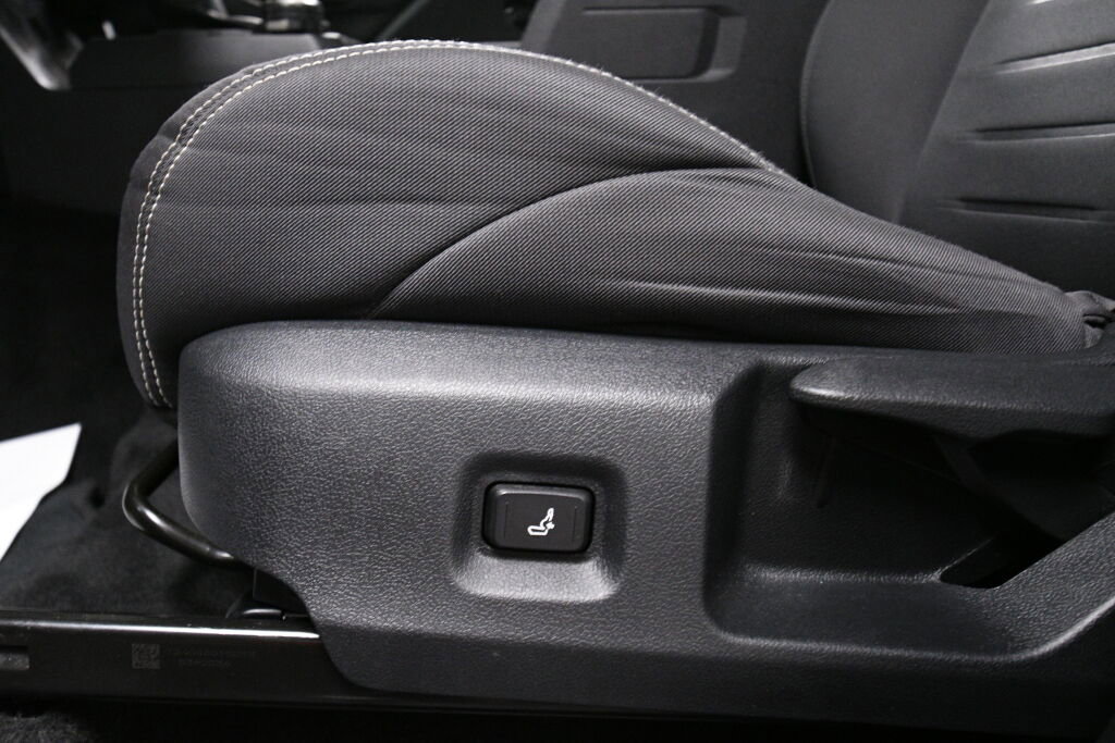 Used 2024 Toyota Tacoma TRD Off-Road image 10