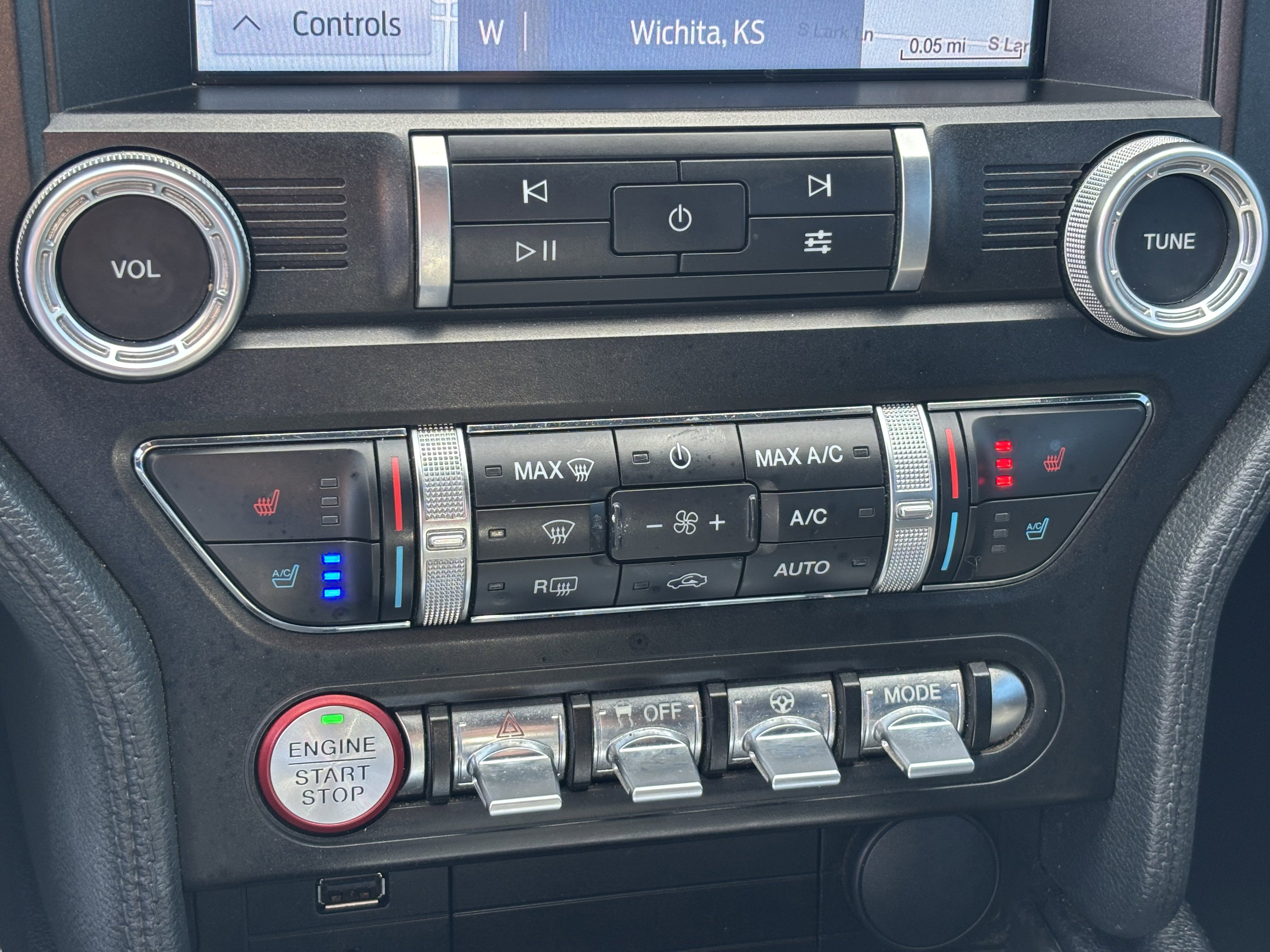 Used 2019 Ford Mustang GT Premium w/ Equipment Group 401A RWD image 16