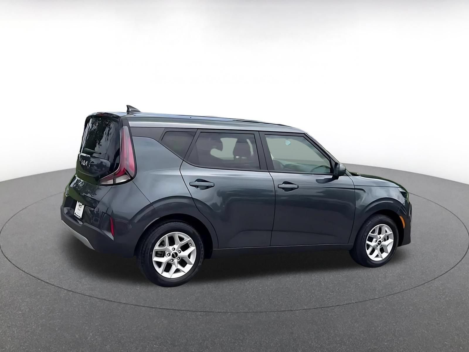 Used 2025 Kia Soul LX w/ LX Technology Package FWD image 15