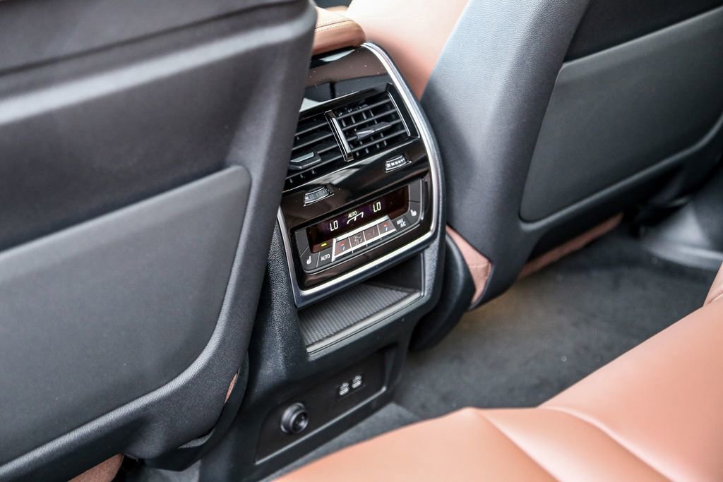 New 2026 BMW X7 xDrive40i w/ Executive Package image 24