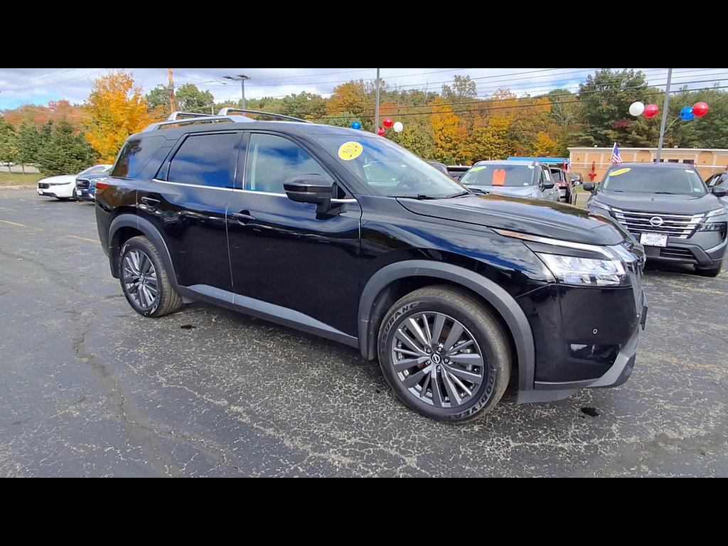 Certified 2024 Nissan Pathfinder SL w/ SL Premium Package AWD/4WD image 2