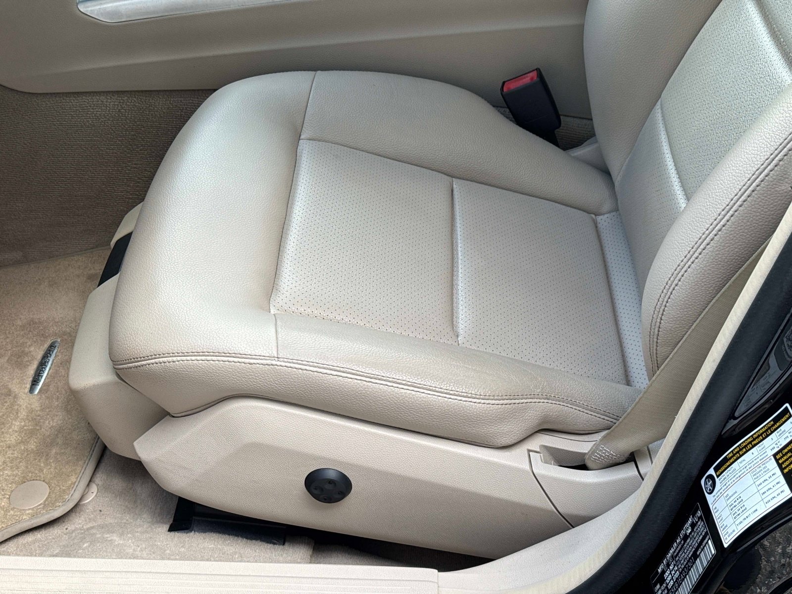 Used 2014 Mercedes-Benz E 350 Sedan image 19