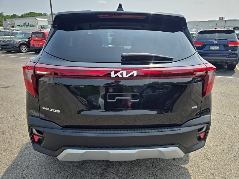 Certified 2024 Kia Seltos LX AWD/4WD image 7