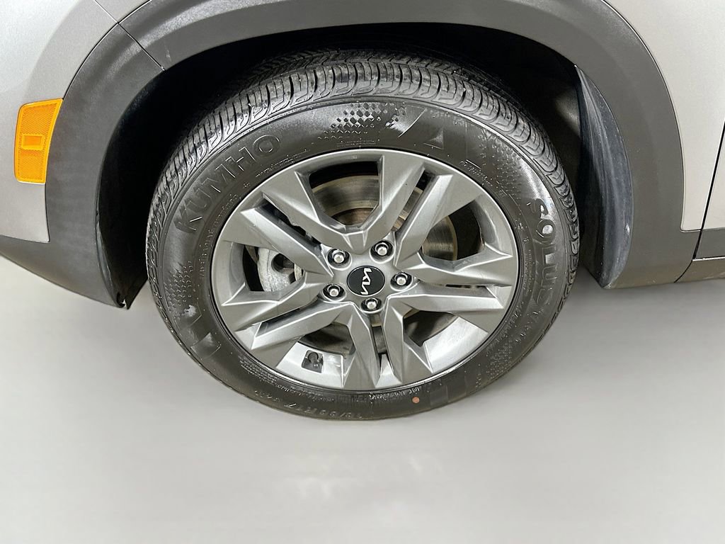 Certified 2023 Kia Seltos LX image 11