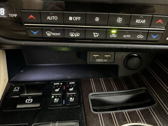 Used 2022 Lexus RX 450hL Luxury w/ Cold Area Package (CK) AWD/4WD image 35