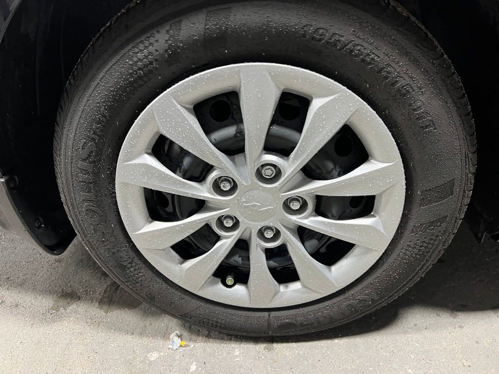 Used 2024 Kia Forte LX image 37